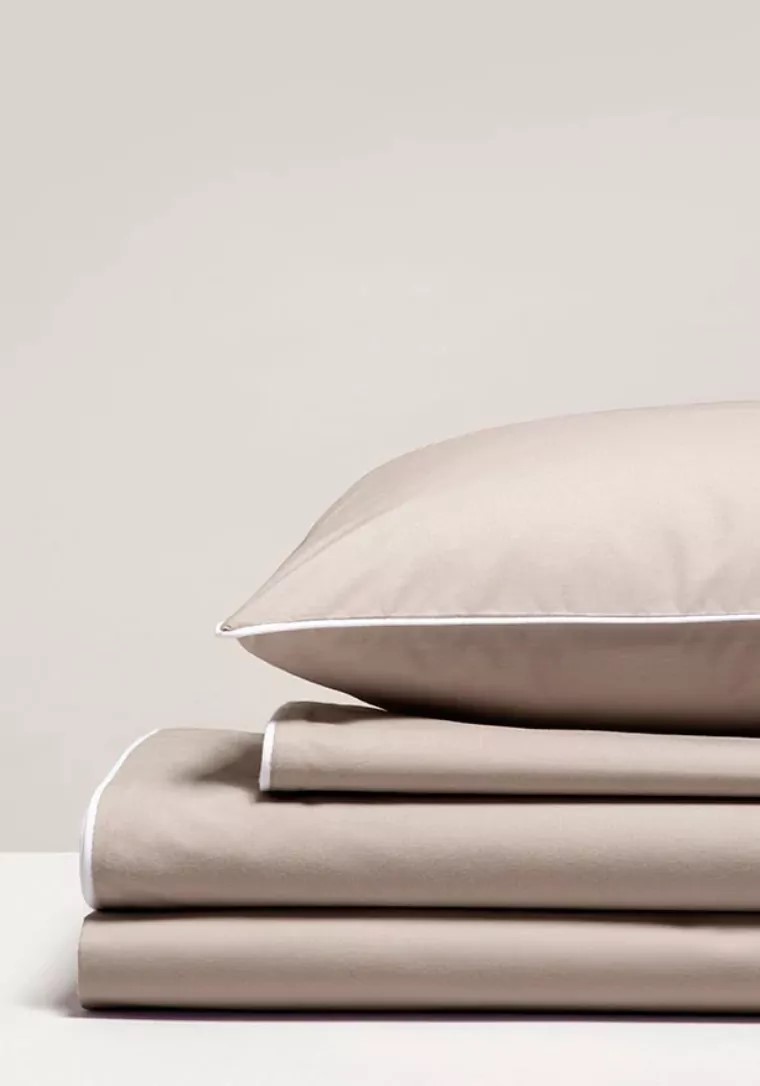 Pościel satynowa 200x200 latte beż z białą lamówką San Antonio Maro Home 2 Pościel satynowa 200x200 latte beż z białą lamówką San Antonio Maro Home - obrazek 2