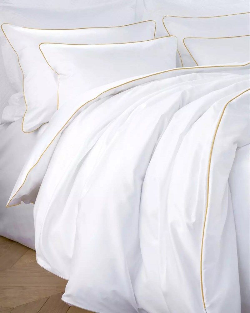 Pościel satyna bawełniana 160x200 biała złota lamówka San Antonio Maro Home T-S 1 Pościel satyna bawełniana 160x200 biała złota lamówka San Antonio Maro Home T-S