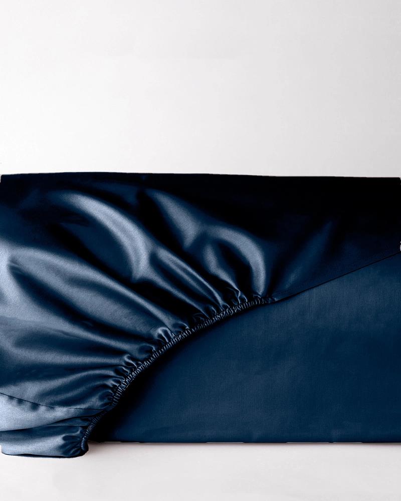 Prześcieradło satyna bawełniana 180x200 navy blue z gumką Maro Home T-S 1 Prześcieradło satyna bawełniana 180x200 navy blue z gumką Maro Home T-S