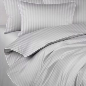 Pościel adamaszek 200x200 jasny szary z białą lamówką San Antonio Maro Home