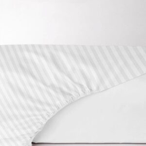 Prześcieradło adamaszkowe 140x200 białe z gumką Maro Home T-S