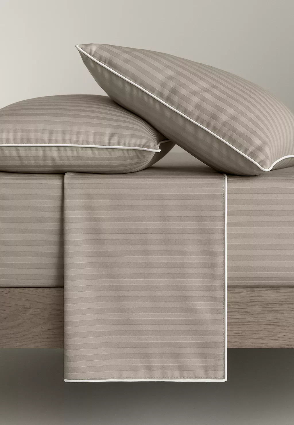 Prześcieradło adamaszek 140x200 latte beż z gumką Maro Home T-S 4 Prześcieradło adamaszek 140x200 latte beż z gumką Maro Home T-S - obrazek 4