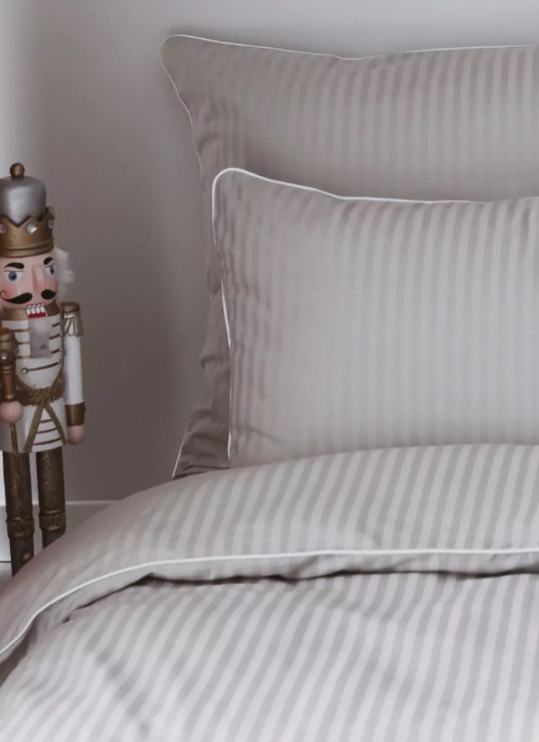 Pościel adamaszek 140x200 latte beż z białą lamówką San Antonio Maro Home 5 Pościel adamaszek 140x200 latte beż z białą lamówką San Antonio Maro Home - obrazek 5