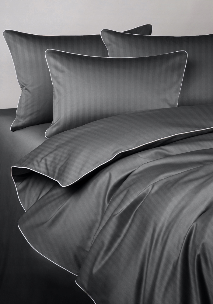 Pościel adamaszkowa 200x200 San Antonio grafitowa z białą lamówką Maro Home T-S 1 Pościel adamaszkowa 200x200 San Antonio grafitowa z białą lamówką Maro Home T-S