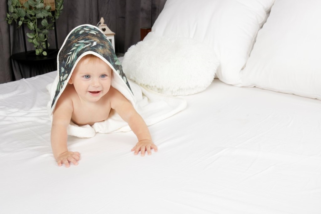 Okrycie kąpielowe 100x100 BAMBOO DESIGN 01 białe Babymatex 7 Okrycie kąpielowe 100x100 BAMBOO DESIGN 01 białe Babymatex - obrazek 7